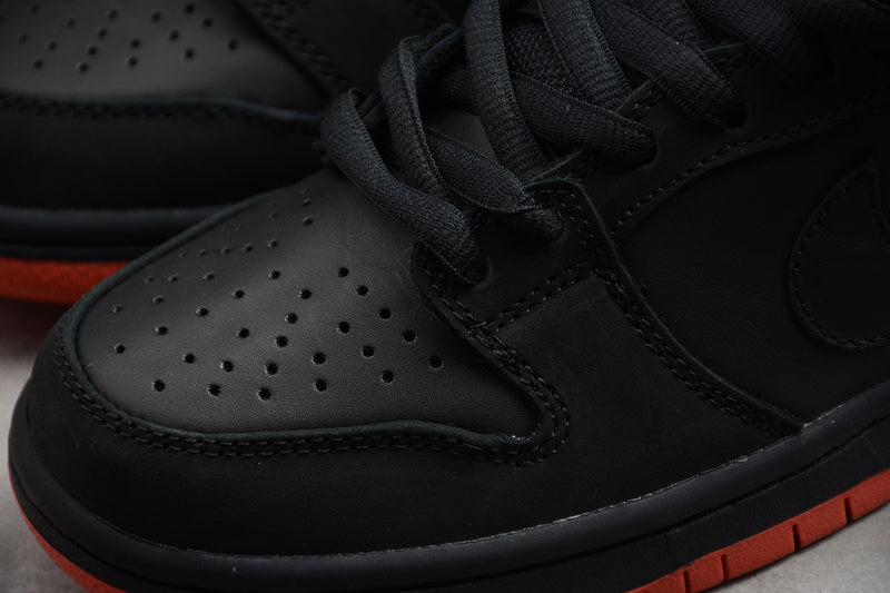 Nike SB Dunk Low Black Pigeon