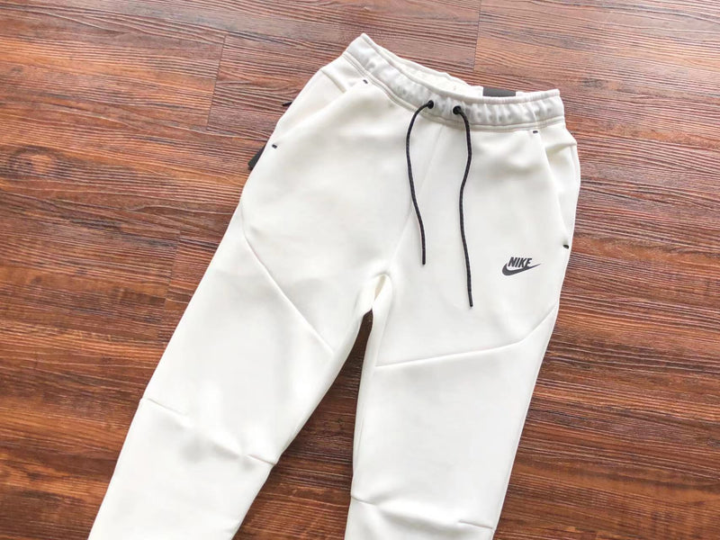 Conjunto Nike Tech Fleece "White"