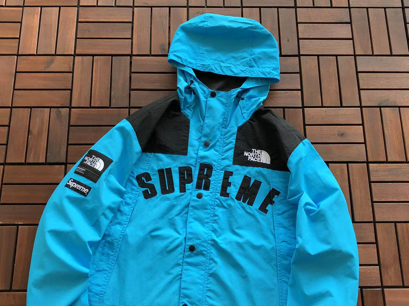 Jaqueta Supreme x The North Face Arc Gore-tex Logo Mountain Parka Sky Blue