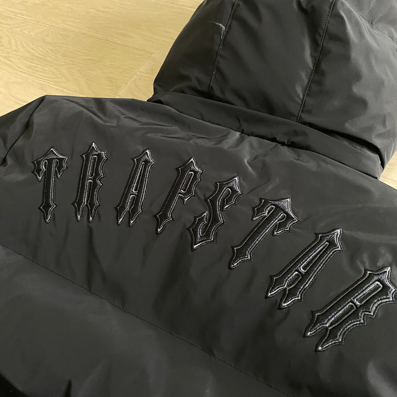 Jaqueta Trapstar “Dark Metal Buckle Irongate Jacket Detachable”