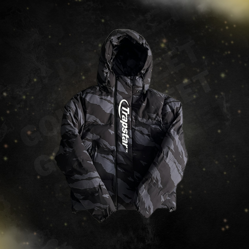 Jaqueta Trapstar “Hyperdrive Technical Puffer Black Tiger Camo”