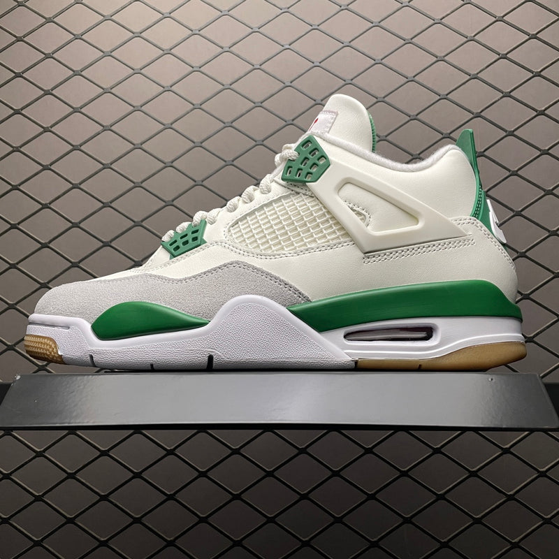 Nike Air Jordan 4 Retro x Nike SB Pine Green