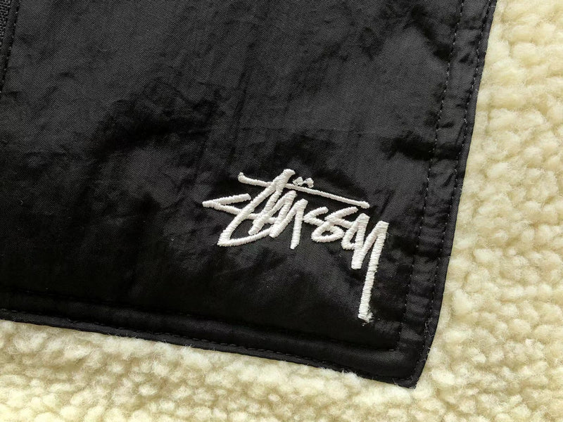 Jaqueta Stussy 8 Ball Sherpa Dupla Face