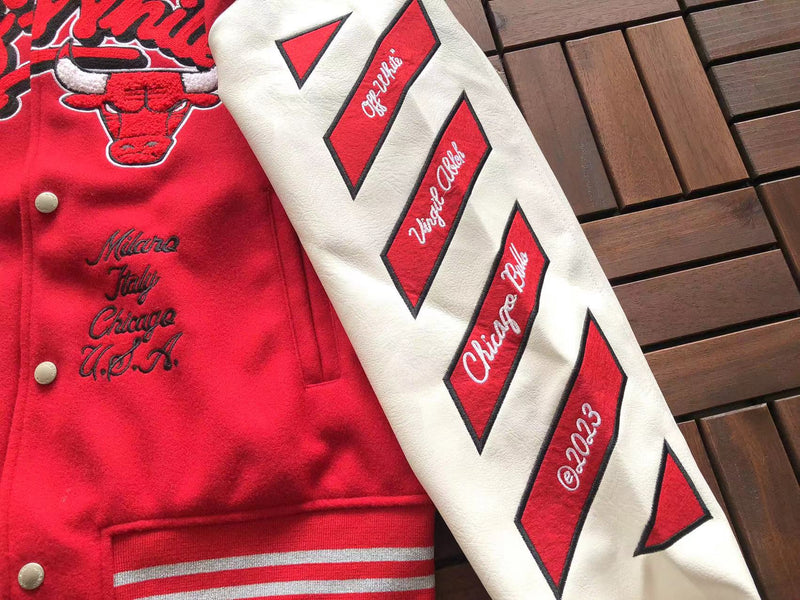 Jaqueta Off-White Varsity Chicago Bulls Red