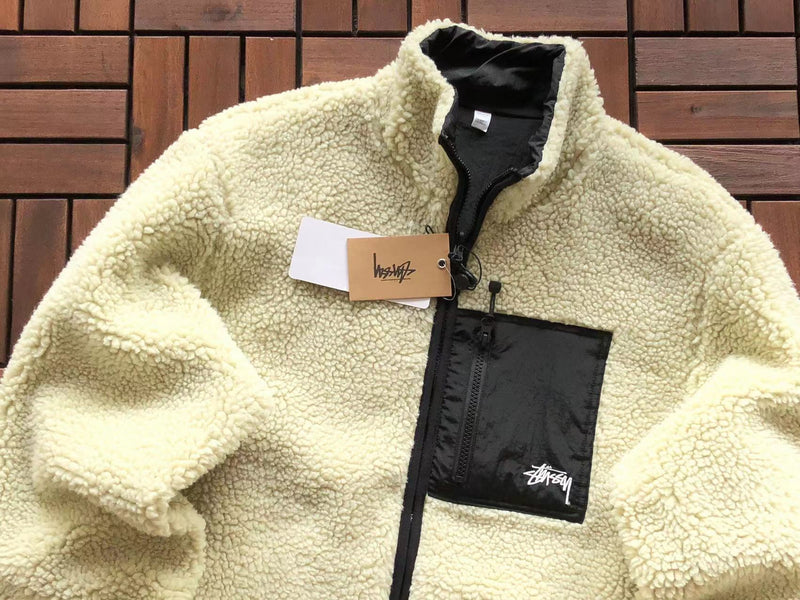 Jaqueta Stussy 8 Ball Sherpa Dupla Face