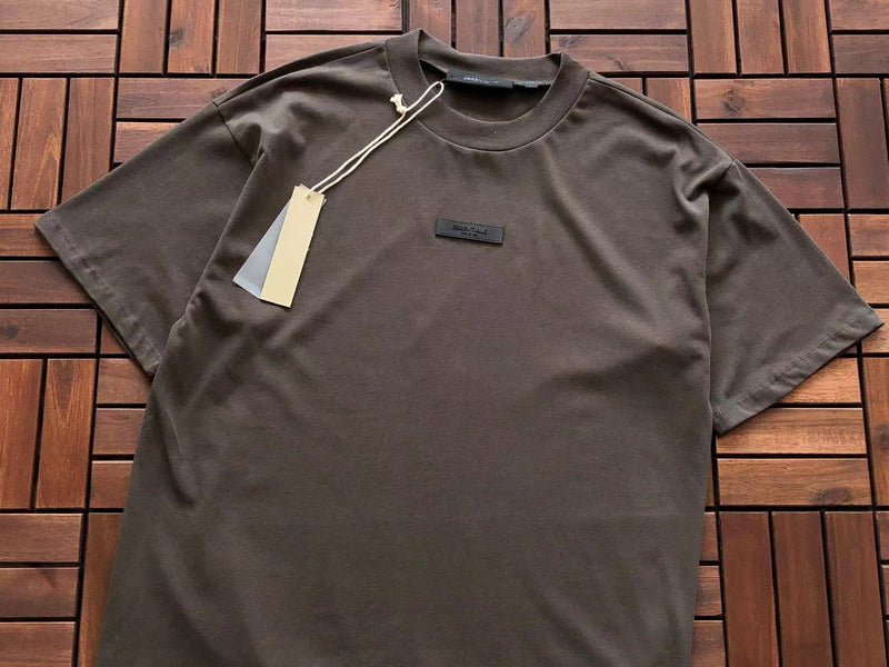 Camiseta Fear of God Essentials "S/S Brown"