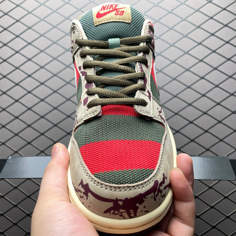 Nike SB Dunk Low "Freddy Krueger"