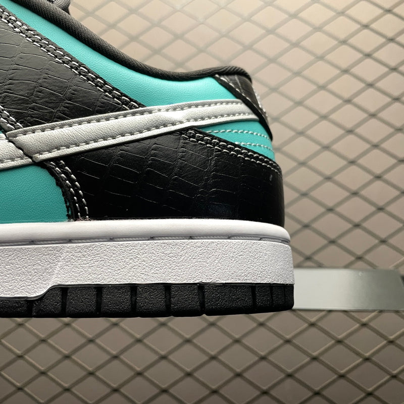 Nike SB Dunk Low Pro x Diamond Supply Co. Tiffany