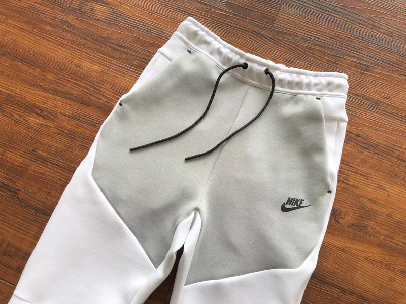 Calça Nike Tech Fleece"White/Gray"