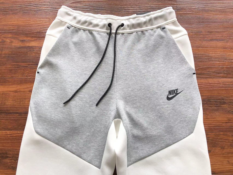 Calça Nike Tech Fleece "White/Gray Green Detail"