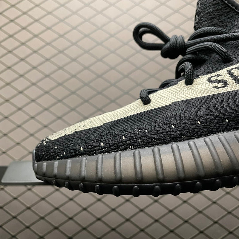 Adidas Yeezy Boost 350 V2 Oreo