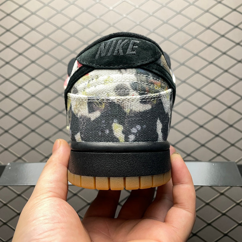 Nike SB Dunk Low x Supreme Rammelleze