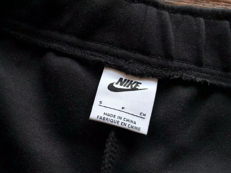 Calça Nike Tech Fleece "Black/White"