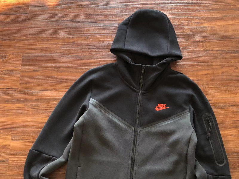 Jaqueta Nike Tech Fleece "All Black Orange Detail"