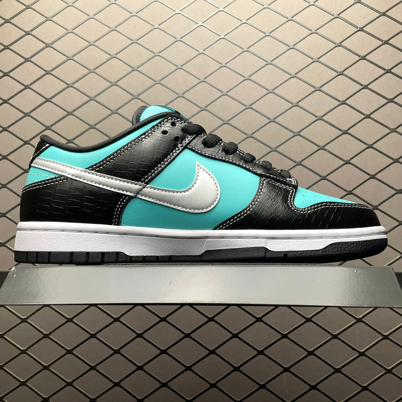 Nike SB Dunk Low Pro x Diamond Supply Co. Tiffany