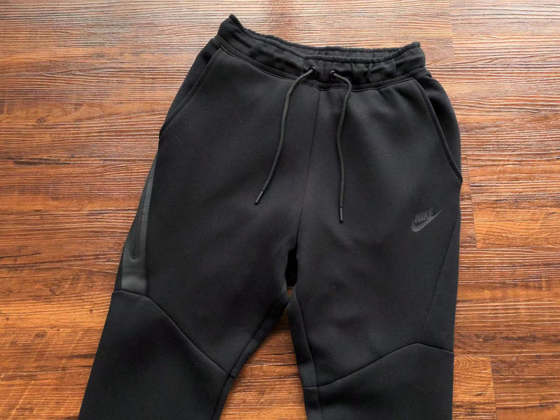 Calça Nike Tech Fleece "Black"