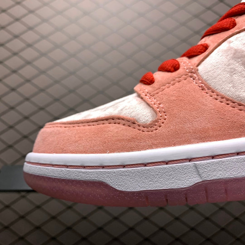 Nike SB Dunk Low Strangelove