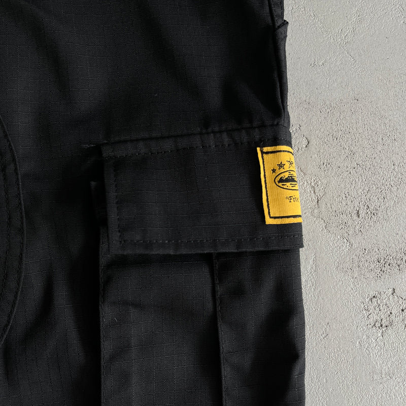 Calça Cargo Corteiz “5star Black White Logo Yellow Patch“