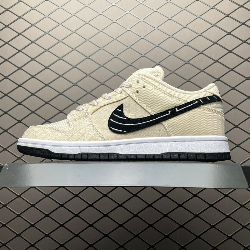 Nike SB Dunk Low Albino & Preto "Jiu-Jitsu"