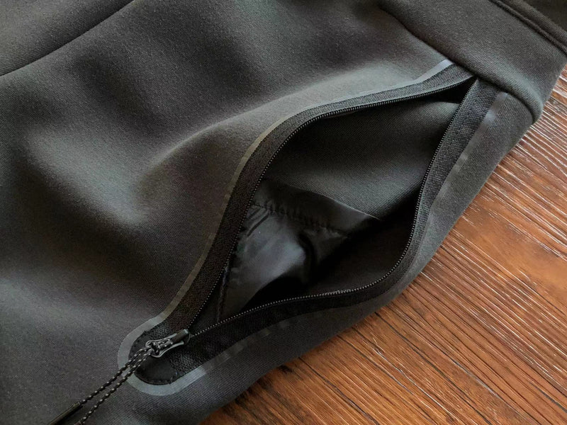 Calça Nike Tech Fleece "All Black Orange Detail"