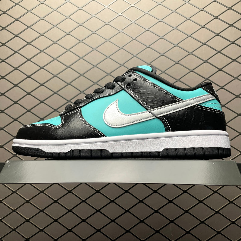 Nike SB Dunk Low Pro x Diamond Supply Co. Tiffany