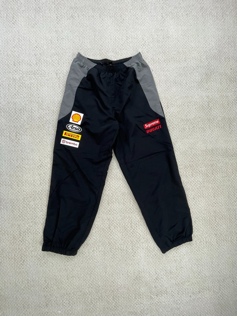 Conjunto Supreme x Ducati Black