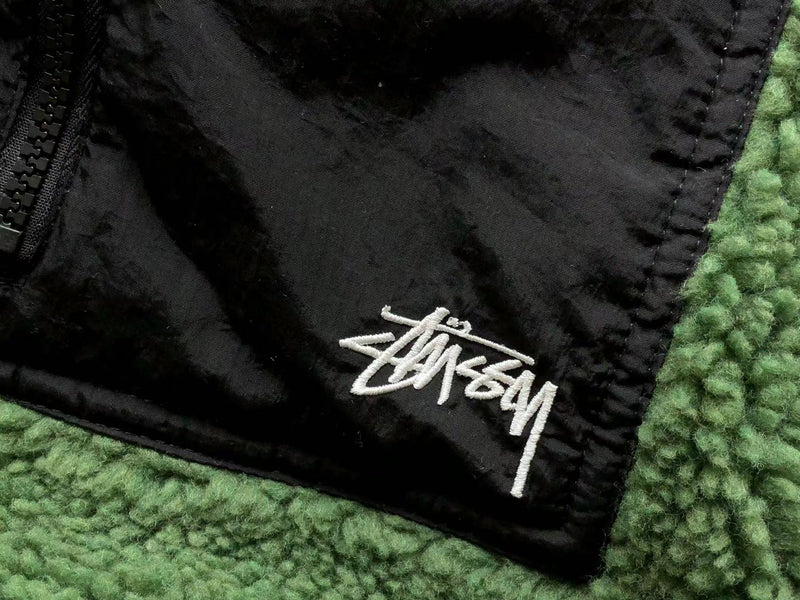 Jaqueta Stussy 8 Ball Sherpa Dupla Face Green