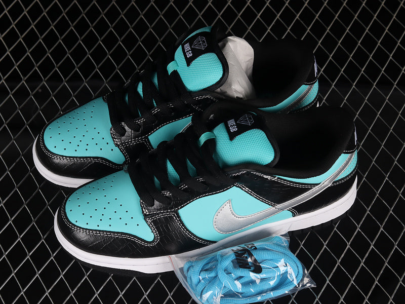 Nike SB Dunk Low Pro x Diamond Supply Co. Tiffany