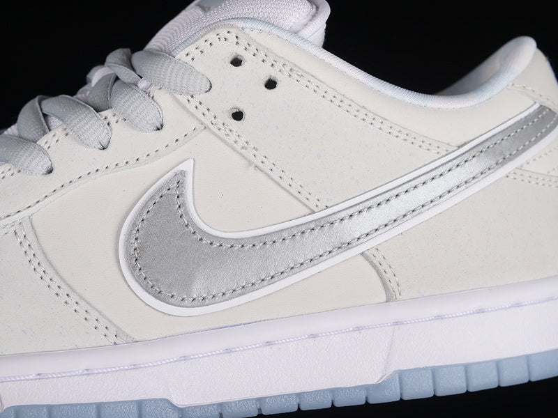 Nike SB Dunk Low White Lobster