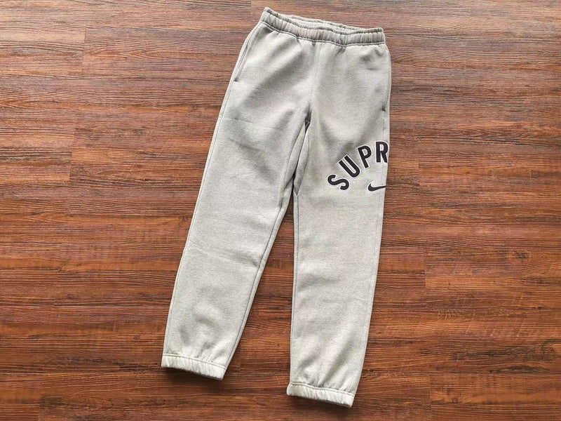 Calça Supreme x Nike Arc Grey