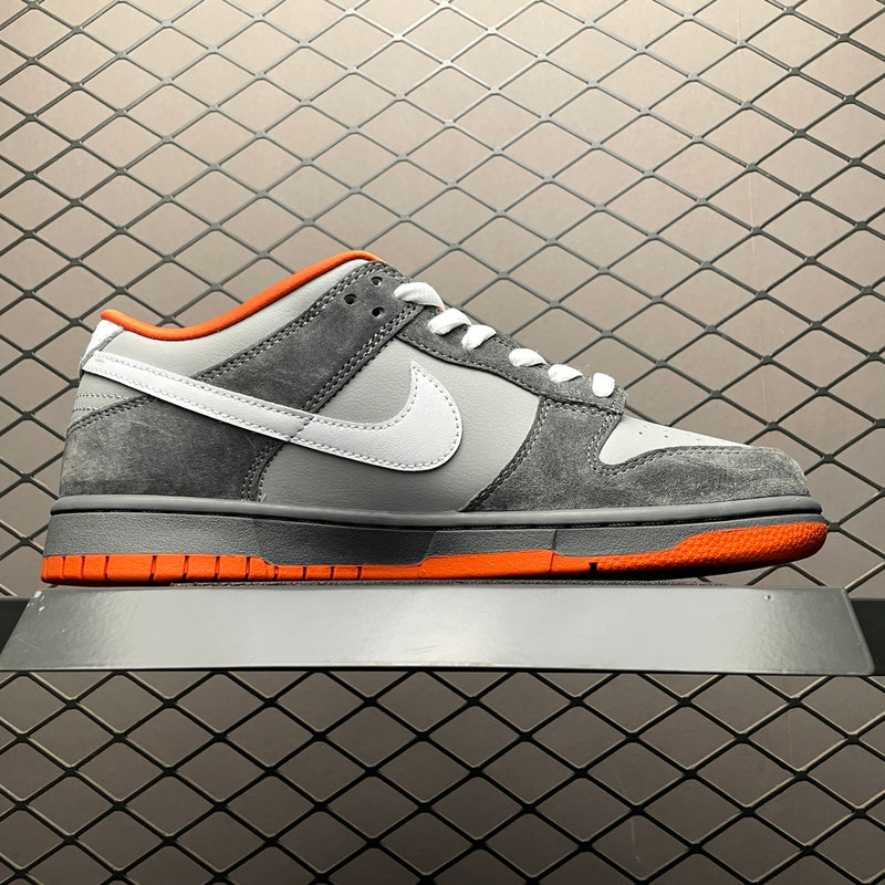 Nike SB Dunk Low Staple NYC Pigeon