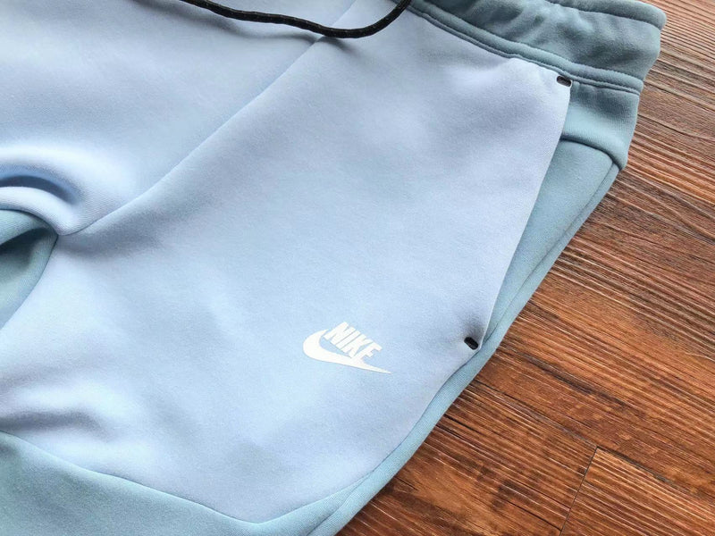 Conjunto Nike Tech Fleece "Turquoise Blue"
