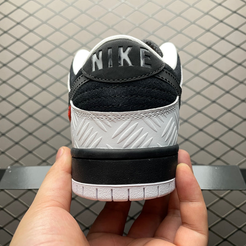 Nike SB Dunk Low x Tightbooth