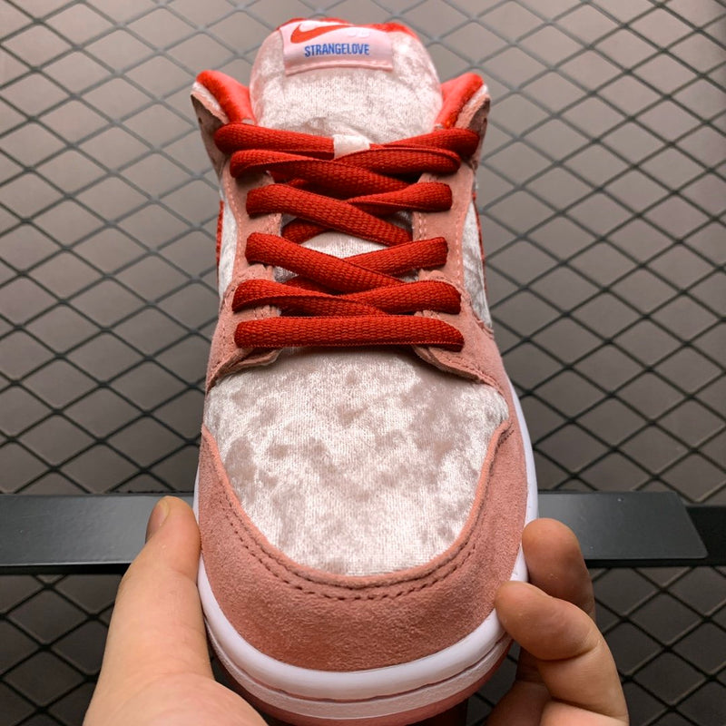 Nike SB Dunk Low Strangelove