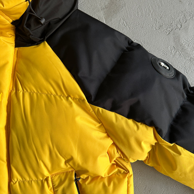 Jaqueta Trapstar "Decoded Arch Puffer Jacket Black Yellow"