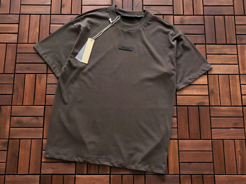 Camiseta Fear of God Essentials "S/S Brown"