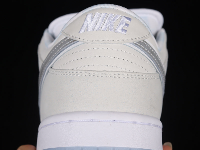 Nike SB Dunk Low White Lobster