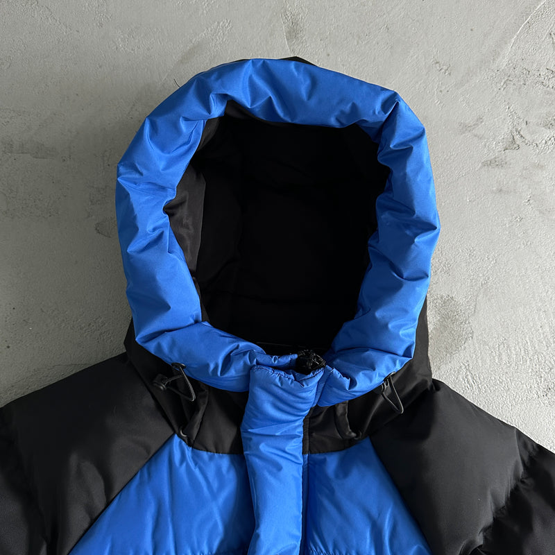 Jaqueta Trapstar "Decoded Arch Puffer Black Blue"